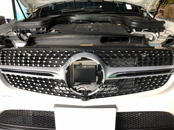 メルセデスベンツ ｇｌａ フロントグリル施工