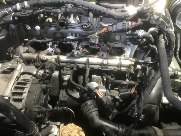 ＶＷ ゴルフ７ サーモスタットハウジング（ウォーターポンプ）交換