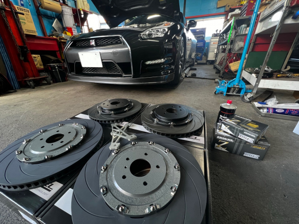 日産 R35 GT-R ブレーキパッド＆ローター交換